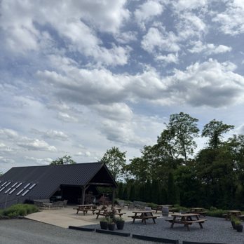 Blenheim Vineyards - Wineries Near Me - Charlottesville, Virginia