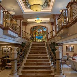 Killarney Plaza Hotel - lobby