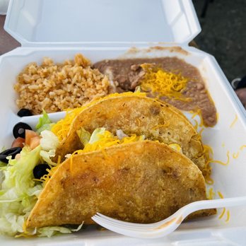 La Villa Kitchen - crunchy beef taco combo - Mexican Near Me - San Dimas, California