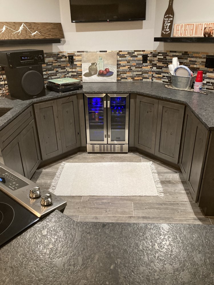 JOHNNY’S FURNITURE Updated October 2024 3491 E County Line Rd