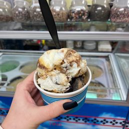 Salted caramel pretzel and tiramisu