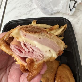 Cheddar's Scratch Kitchen - Monte Cristo - Comfort Food Near Me - Centerville, Ohio