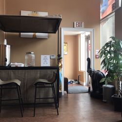 King Thai Massage Health Care Centre - Bar for ginger tea and water