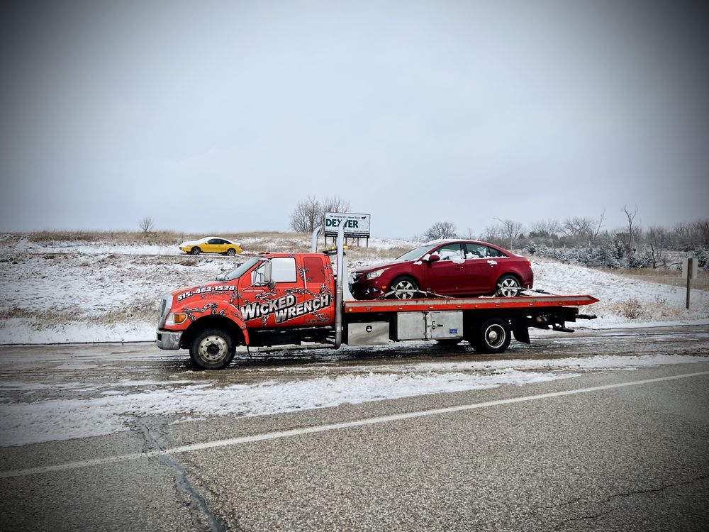 WICKED WRENCH TOWING & RECOVERY Updated July 2024 10 Photos 515 S