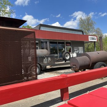 River Road BBQ - a bbq truck parked in front of a restaurant - Barbeque Near Me - Louisville, Kentucky River Road BBQ - a bbq truck parked in front of a restaurant - Barbeque Near Me - Louisville, Kentucky
