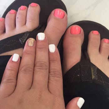 Bella Nails & Brows - Regular pedicure and gel manicure - Nail Salons Near Me - La Mesa, California