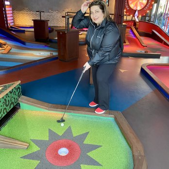 Puttshack - Philadelphia - Putting green - Mini Golf Near Me - Philadelphia, Pennsylvania