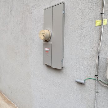 Electric Brothers - Finish 200amp panel w/ completed stucco work & paint - Electricians Near Me - Pico Rivera, California Electric Brothers - Finish 200amp panel w/ completed stucco work & paint - Electricians Near Me - Pico Rivera, California