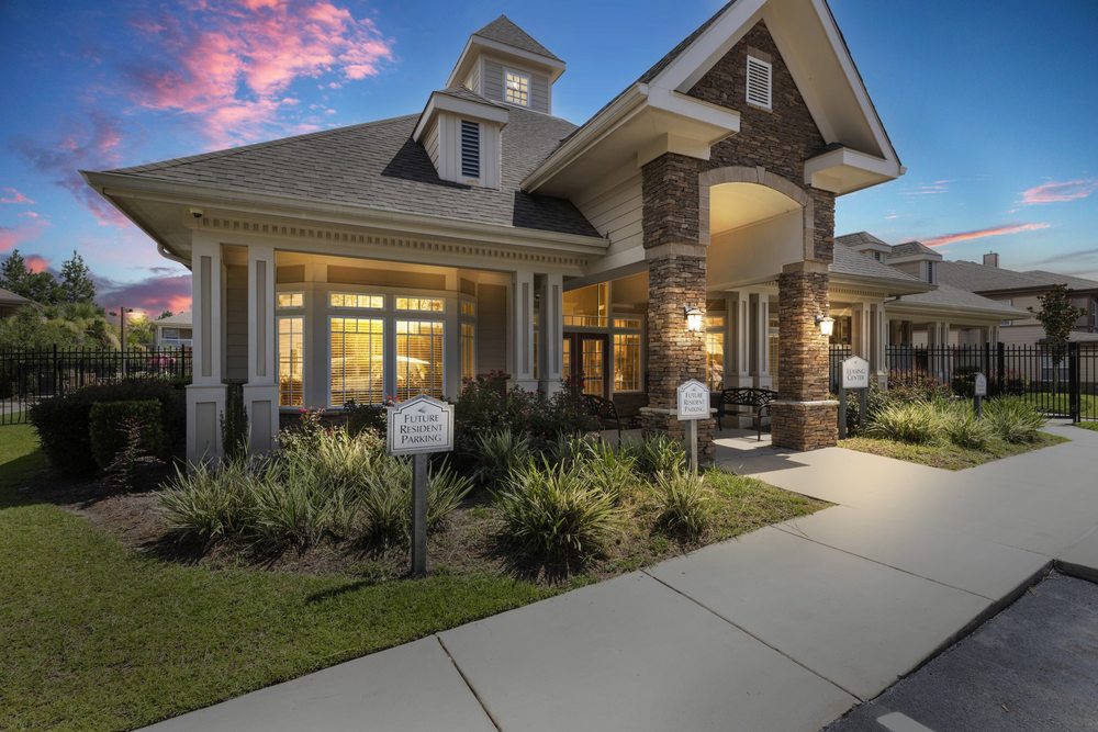 61Ninety West Apartments - property management company in Mobile, AL