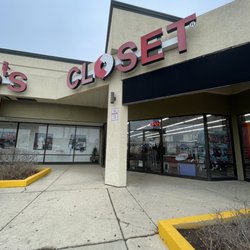 Plato's Closet - Outside