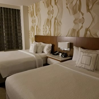Courtyard by Marriott Sunnyvale Silicon Valley - Clean, firm bed - Hotels Near Me - Sunnyvale, California