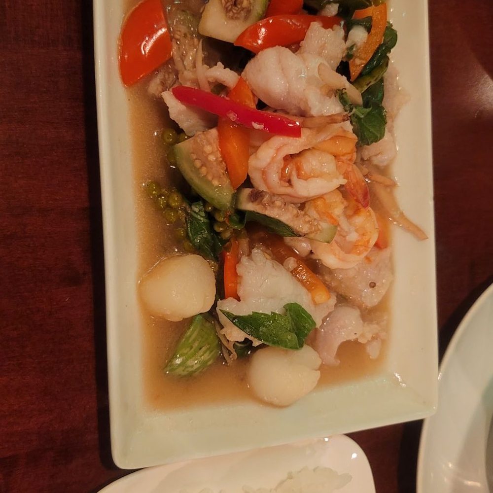 Ros Niyom Thai - Something with eggplants off the chef choice - Thai Near Me - Round Rock, Texas Ros Niyom Thai - Something with eggplants off the chef choice - Thai Near Me - Round Rock, Texas