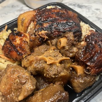Naomi's Island Cafe - Oxtail & Curry Chicken - Large - Caribbean Near Me - Las Vegas, Nevada