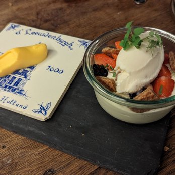 D'vijff Vlieghen - Panna cotta - Modern European Near Me - Amsterdam, New Hampshire