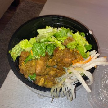 Hap Restaurant - Grilled Lemongrass Chicken Noodle Bowl - Vietnamese Near Me - Vancouver, Washington
