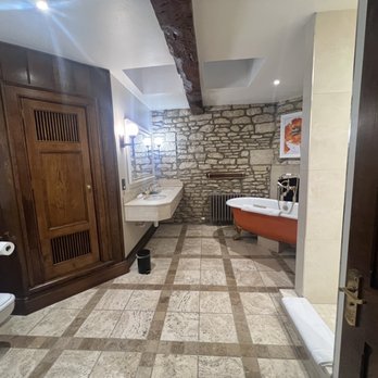 The Manor House Hotel - Bathroom - Hotels Near Me - Chippenham, WIL