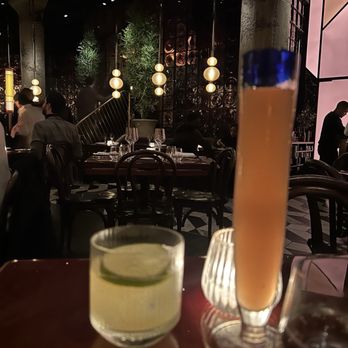 Limusina - Mexican Near Me - New York, New York