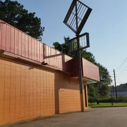 Lee's Donuts - Coming from the south. Drive through is on the otherside of the building.