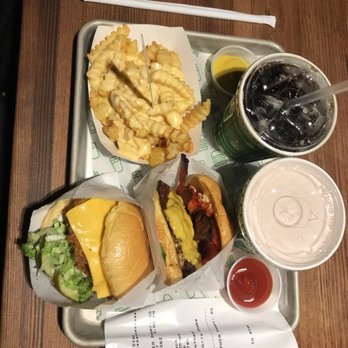 Shake Shack El Segundo - Burgers Near Me - El Segundo, California