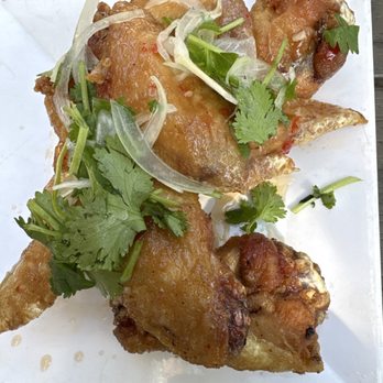 Coriander Vietnamese Restaurant - Garlic wings - Vietnamese Near Me - Sacramento, California Coriander Vietnamese Restaurant - Garlic wings - Vietnamese Near Me - Sacramento, California