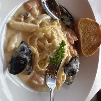 Pirates Kitchen - La Habra - Seafood Cream Pasta - Cajun/Creole Near Me - La Habra, California