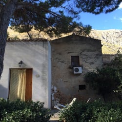 Agriturismo Castelluzzo - Una delle camere dell'Agriturismo, dotata di ombroso giardinetto privato, amaca e tanta tranquillità.