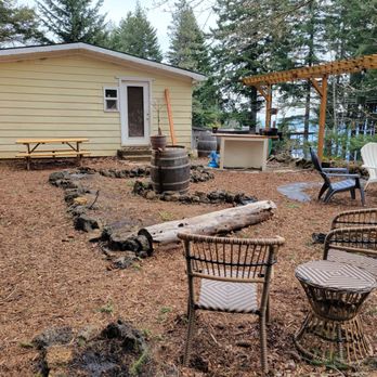 Willow Wine Cellars - outdoor seating area - Wineries Near Me - Underwood, Washington