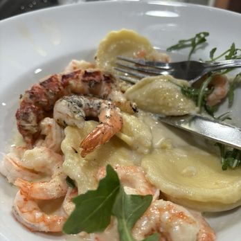 M & J Bistro - Lobster! Ravioli and shrimp! - New American Near Me - Tracy, California