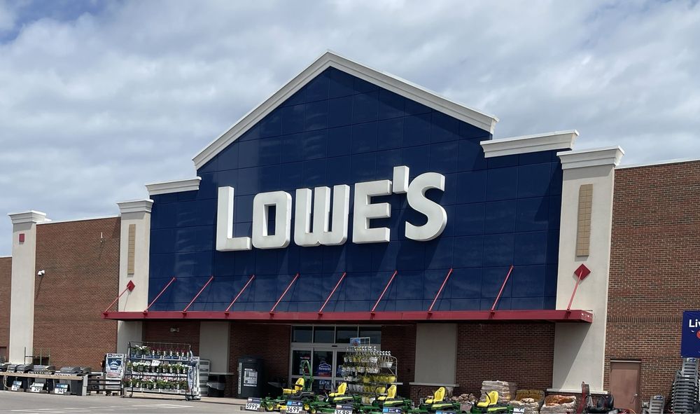 LOWE’S HOME IMPROVEMENT Updated September 2024 24 Photos & 40