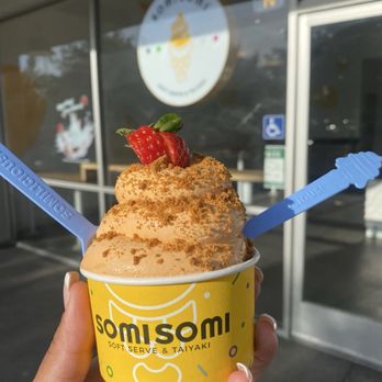 Somisomi - Thai tea soft serve with biscof crumbl topped w strawberry - Desserts Near Me - Sacramento, California Somisomi - Thai tea soft serve with biscof crumbl topped w strawberry - Desserts Near Me - Sacramento, California