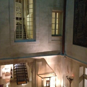 Hôtel d'Europe - Two story inner lobby - Hotels Near Me - Avignon, 84