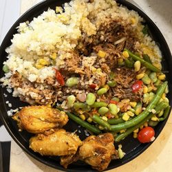 Ideal Nutrition Miami - The keto pulled pork with cauliflower rice. And a side of their chicken wings.