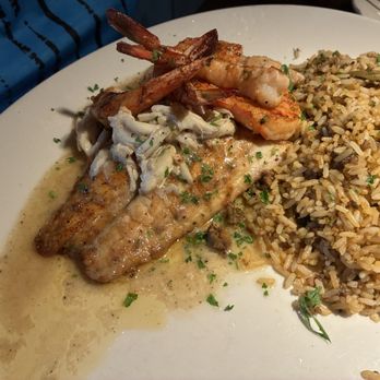 Pappadeaux Seafood Kitchen - Mississippi Catfish & Shrimp Etouffee - Cajun/Creole Near Me - Westmont, Illinois