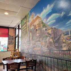 A Little Pizza Heaven - Restaurant interior