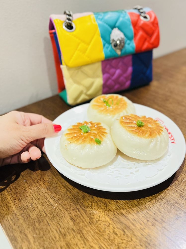 Dinesty Dumpling House