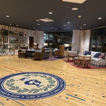 Graduate by Hilton Storrs - Lobby seating - Hotels Near Me - Storrs, Connecticut