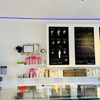 Marciano Ice cream - Interior - Ice Cream & Frozen Yogurt Near Me - Des Plaines, Illinois