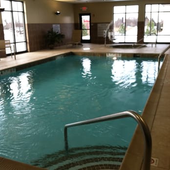 Hampton Inn Brockport - Indoor heated swimming pool at the Hampton Inn Brockport - Hotels Near Me - Brockport, New York
