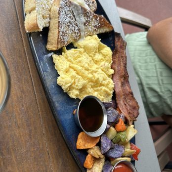Creekside American Bistro - Traditional French Toast with Warm Nutella - New American Near Me - Sedona, Arizona