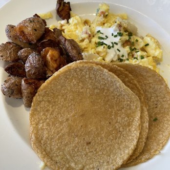 Las Brisas - Crab scramble (part of Prix Fixe brunch menu) - Mexican Near Me - Laguna Beach, California Las Brisas - Crab scramble (part of Prix Fixe brunch menu) - Mexican Near Me - Laguna Beach, California