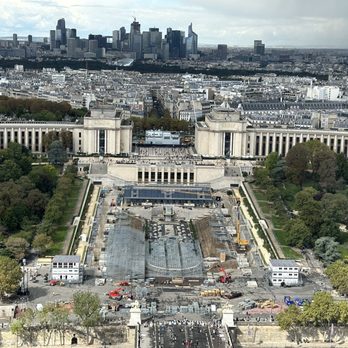 Eiffel Tower, Paris France - Landmarks & Historical Buildings Near Me - Paris Eiffel Tower, Paris France - Landmarks & Historical Buildings Near Me - Paris