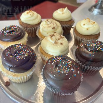 Smallcakes Ahwatukee - Cupcakes Near Me - Phoenix, Arizona