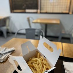 Chi Mc Korean Fried Chicken - Vienna - French Fries