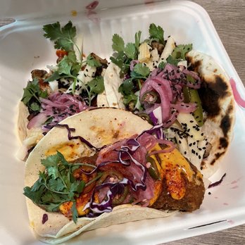 Word on the Street - 1 Cod & 2 Vietnamese Chicken - Food Trucks Near Me - Talent, Oregon
