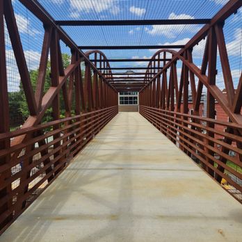 Heritage Park - Pretty cool pedestrian bridge. Should be super busy with plans in place for the future. - Parks Near Me - Culpeper, Virginia
