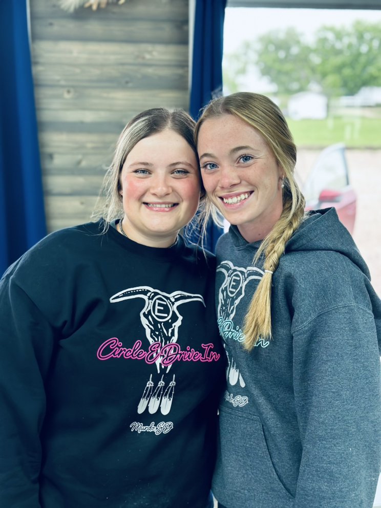 CIRCLE E DRIVE IN Updated June 2024 254 Photos & 244 Reviews 212