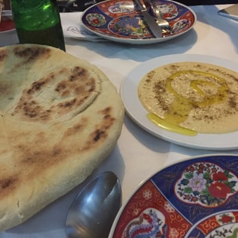 La Mancha Chica - Hummus and hot Moroccan bread - Moroccan Near Me - Granada, GR La Mancha Chica - Hummus and hot Moroccan bread - Moroccan Near Me - Granada, GR