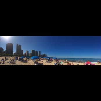 Oak Street Beach - Beaches Near Me - Chicago, Illinois