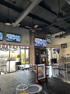 Brewz Sports Cafe & Grill by null