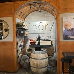 /pôr/ wine house